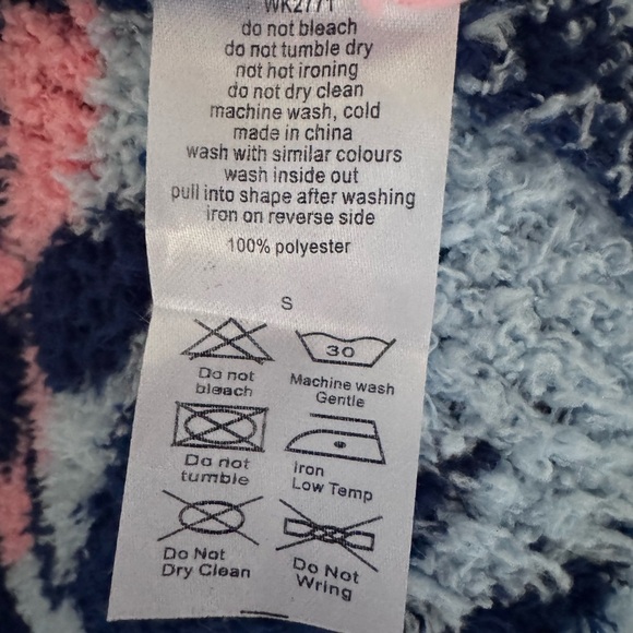 Wanna B Size S Blue and Pink Aztec Patterned Women's Sweater - Picture 4 of 5